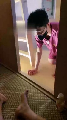 【若依】足浴店让狗舔脚 bf21571-绳艺资料库