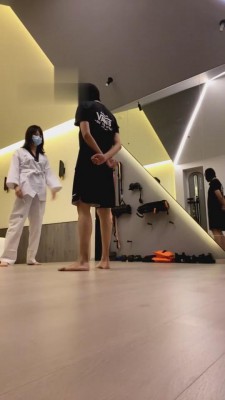 【上海糖糖老师】跆拳道学员暴力踢踹 bf2036-绳艺资料库