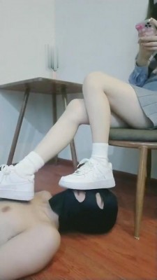 【晨希】小白鞋棉袜玩弄18岁小贱狗 bf5702-绳艺资料库