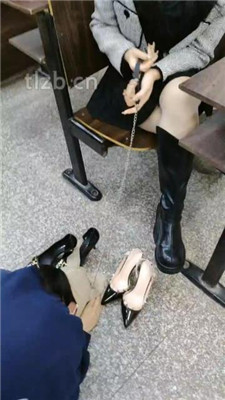 图片[11]-【爱可呀】大学教室调母畜-舔长靴高跟/转胯/吃丝袜-绳艺资料库